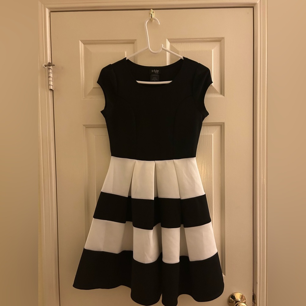 teen black and white polyester dress size 16